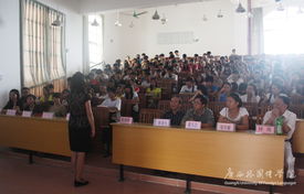 廣西外國(guó)語學(xué)院人文藝術(shù)學(xué)院2012級(jí)藝術(shù)設(shè)計(jì)專業(yè)設(shè)計(jì)會(huì) 綻放創(chuàng)意，組織策劃文化藝術(shù)交流新篇章